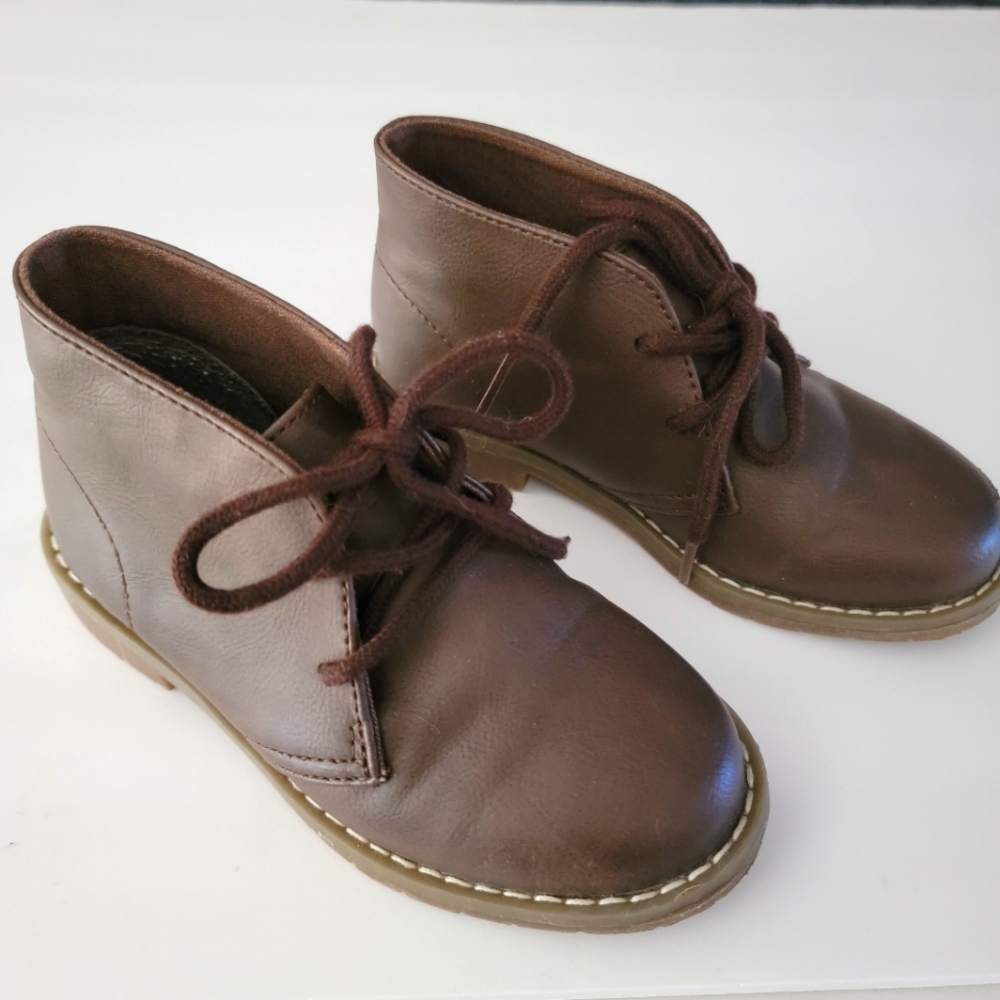 The Childrens Place Brown Dress Shoes Chukka Boots